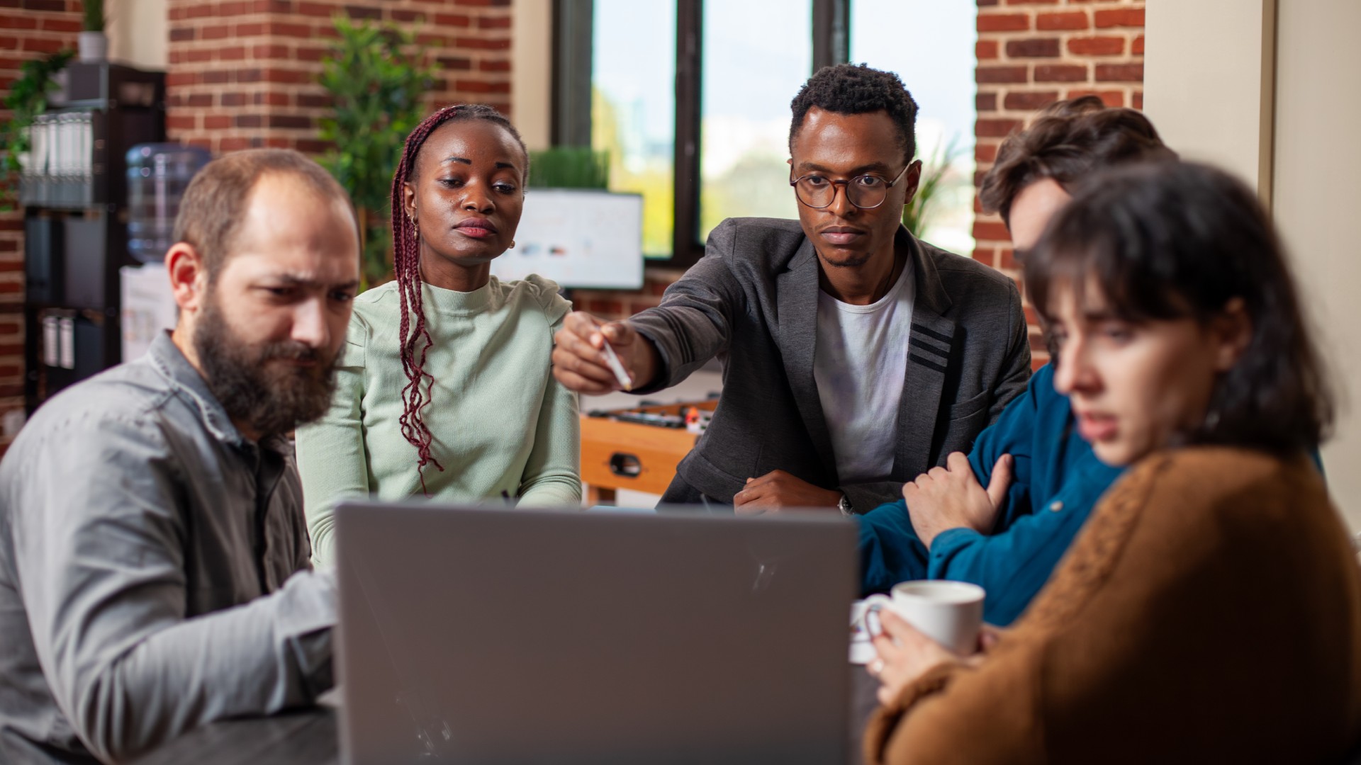 The Impact of Communication in Recruitment